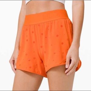 Lululemon hotty hot logo shorts (4)